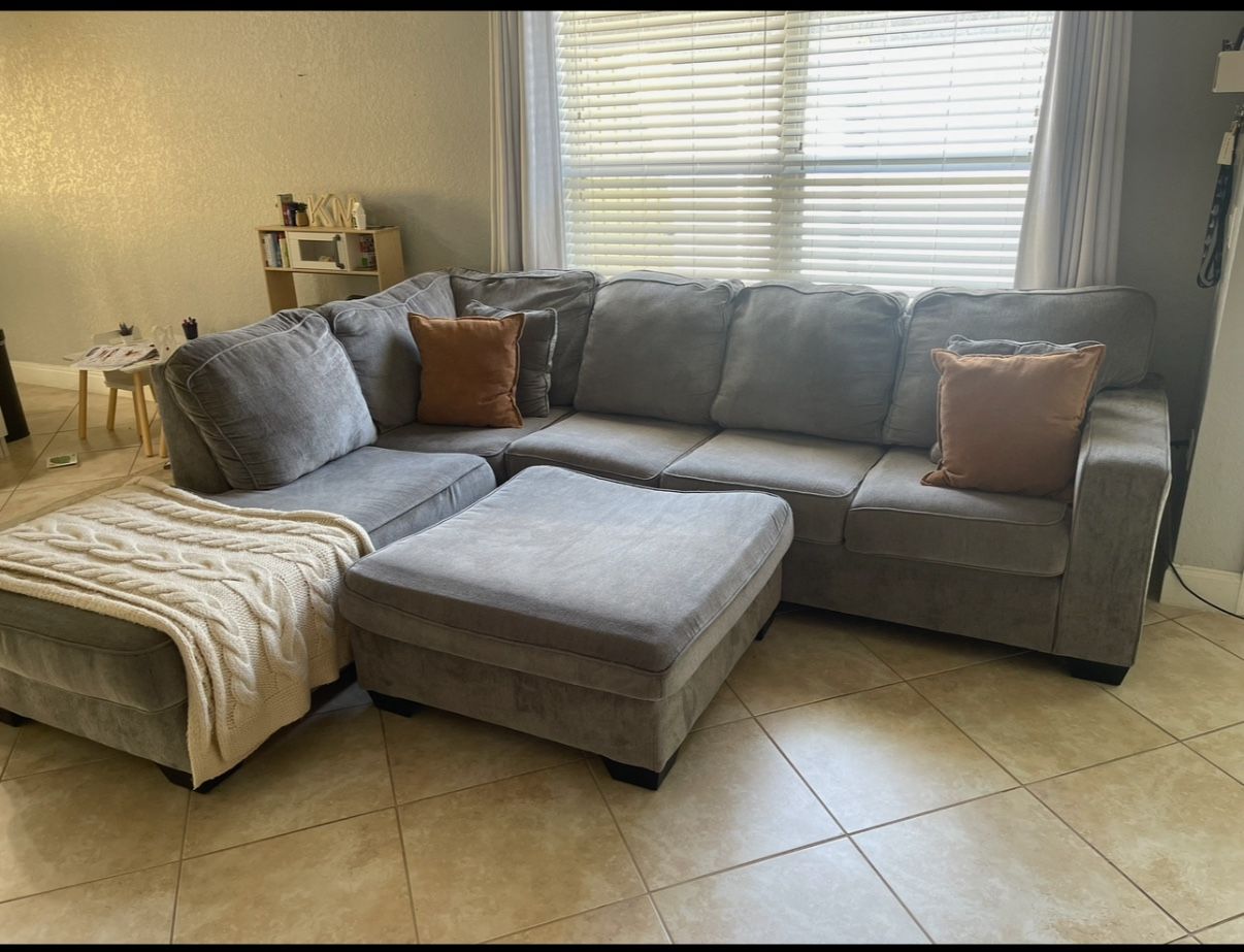 Grey Sectional Couch With Ottoman