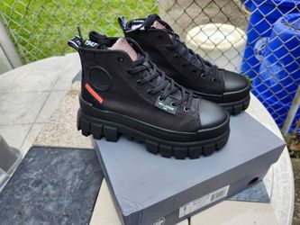 Palladium Revolt Hi Tx Platform Sneakers Woman's size 6