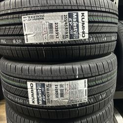 KUMHO MAJESTY 9 SOLUS TA91 EV 255/45R19 XL Price$170 Each