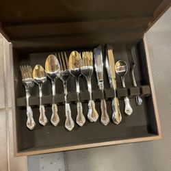 10 Piece Silverware Set In Wood Box
