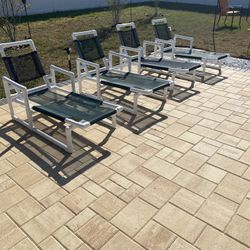 Outdoor lounge chairs