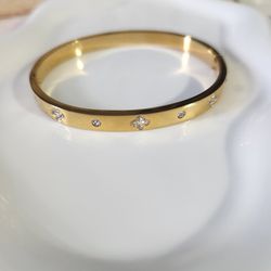 New Gold Clover Bangle Bracelet