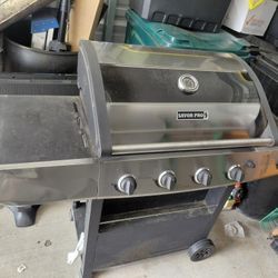 2 Gas Grills