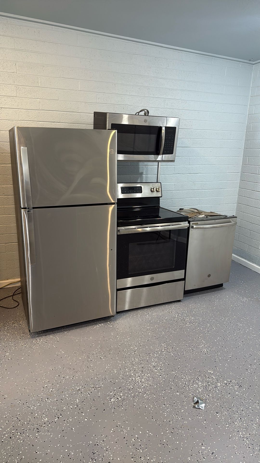 Kitchen Set Appliances For Apartment / Condo / Flip