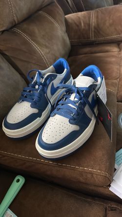Women’s size 9 Air Jordan 1 Elevate Low white and blue