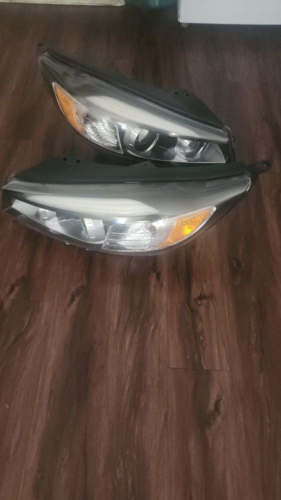 2016 / 2018 Kia Sorento Headlights 