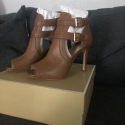 Michael Kors WOMENS size 7 