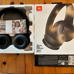 JBL LIVE675 NC Noise Canceling Headphones 