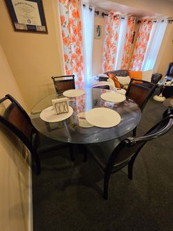 Round Glass Dining Table with 4 Matching Chairs
