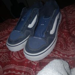 13 Youth Van's Of The Wall