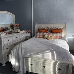Queen bedroom Set