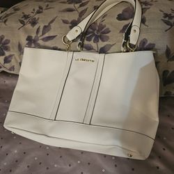 Liz Claiborne Pursed