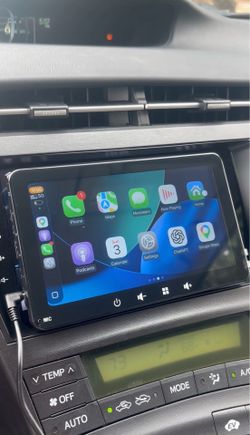 7 Inch CarPlay & Android Portable Touch Screen. Navigation, music, backupt camera, easy installation