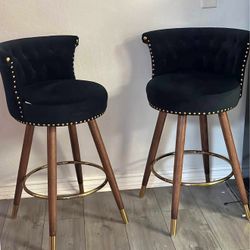 4 counter Stools- new In Boxes 