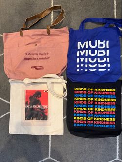 Movie totes