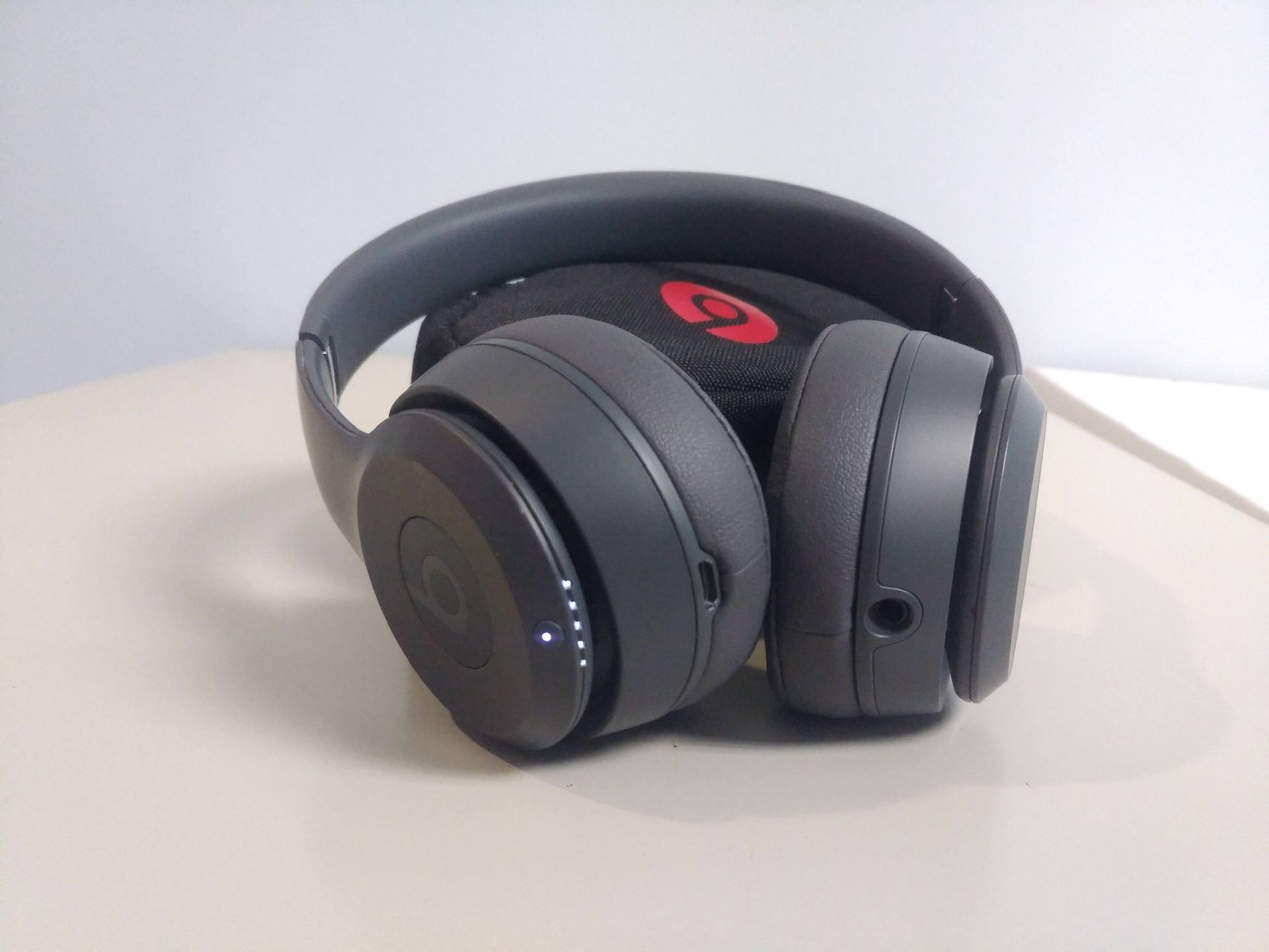 (Authentic) Grey Beats Solo3 Wireless Headphones