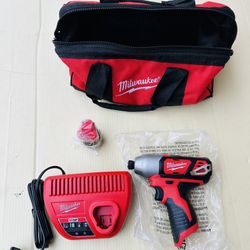 Milwaukee M12 12V Lithium-Ion Cordless 1/4 in. Impact Driver Kit W/(1) 1.5Ah Battery & Charger