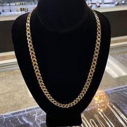 10k 46.6g Curb chain 22.5”