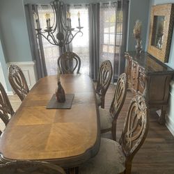 Nice Dinning Set 8 Seating For The Holiday 