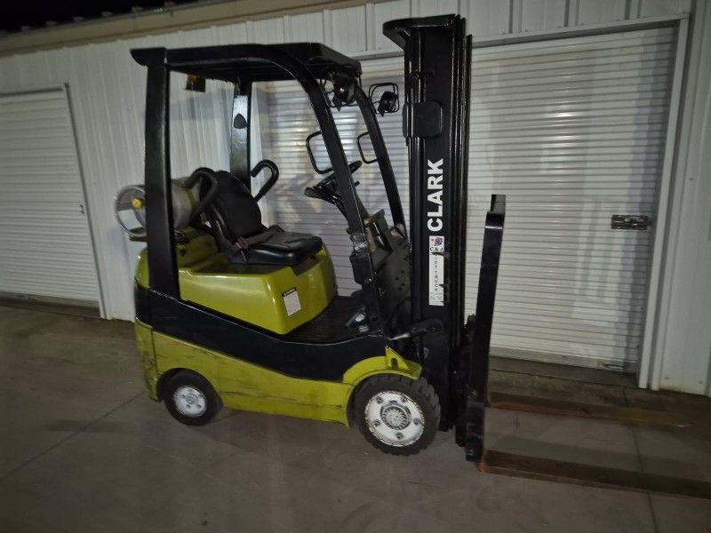 Forklift Clark