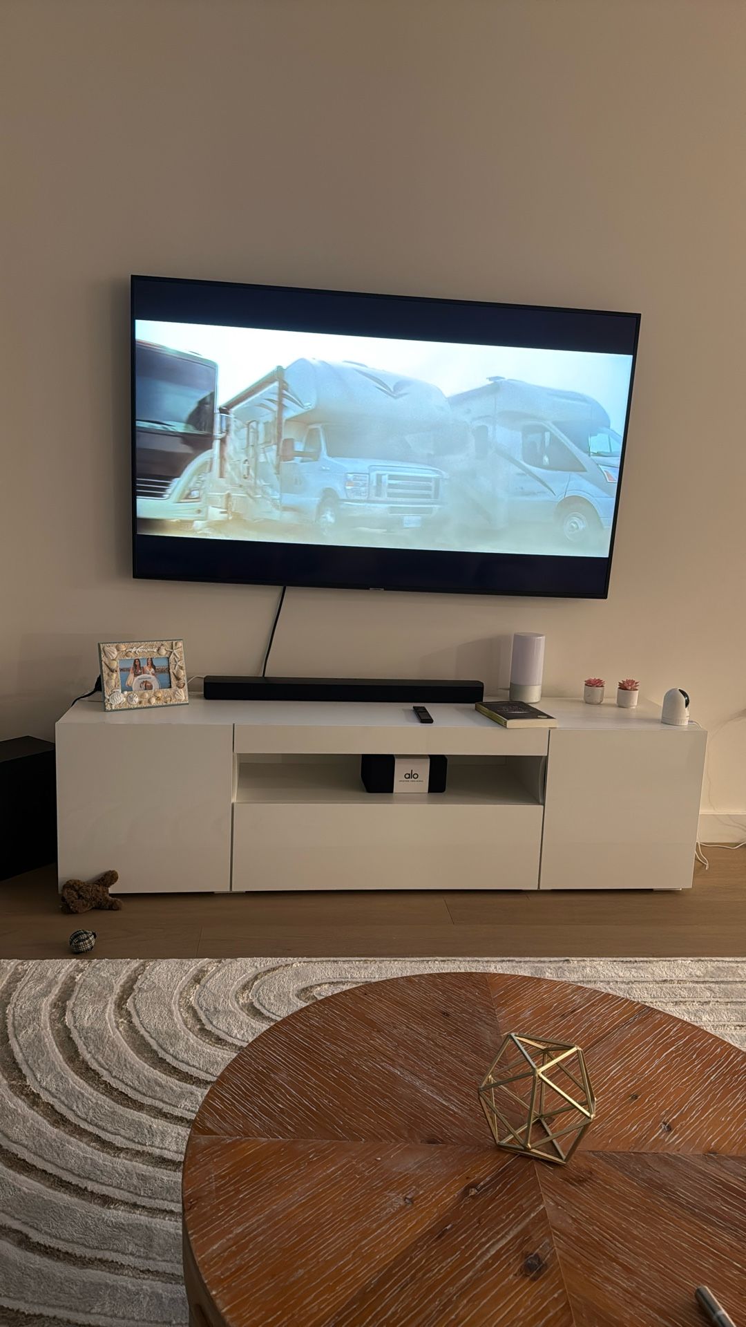 Tv stand
