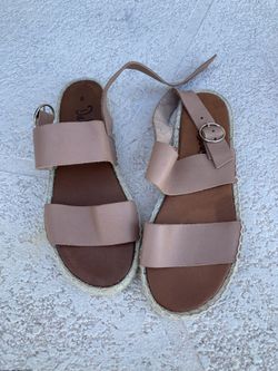 New Dalsom Sandals Made In Spain  Size 8