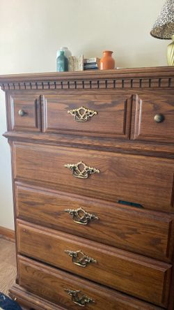 5 drawer Upright Dresser