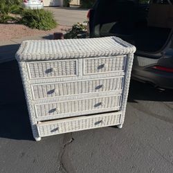 5 Drawer White Wicker Dresser