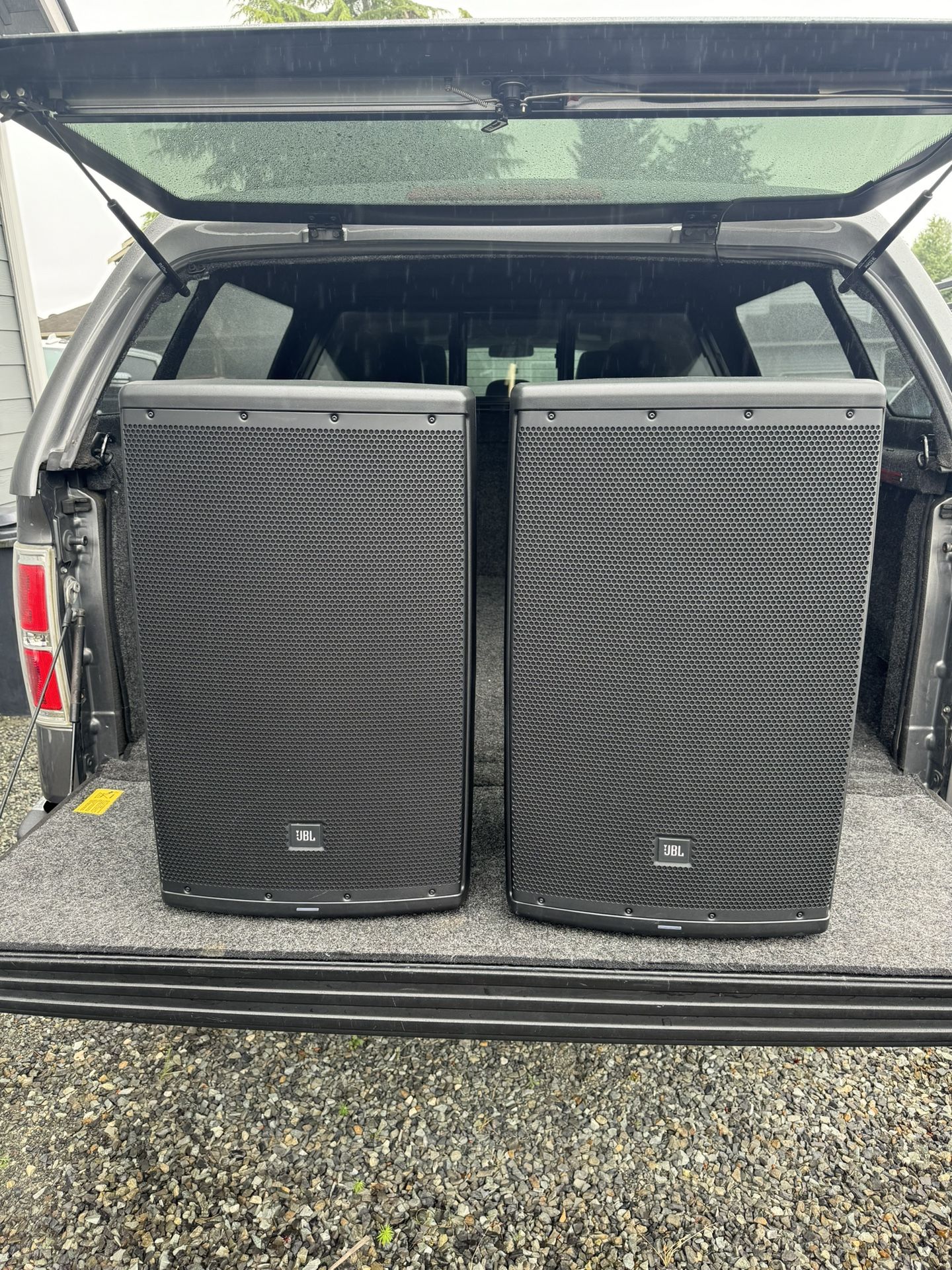 Pair Of JBL Eon 15” Powered Dj Speakers