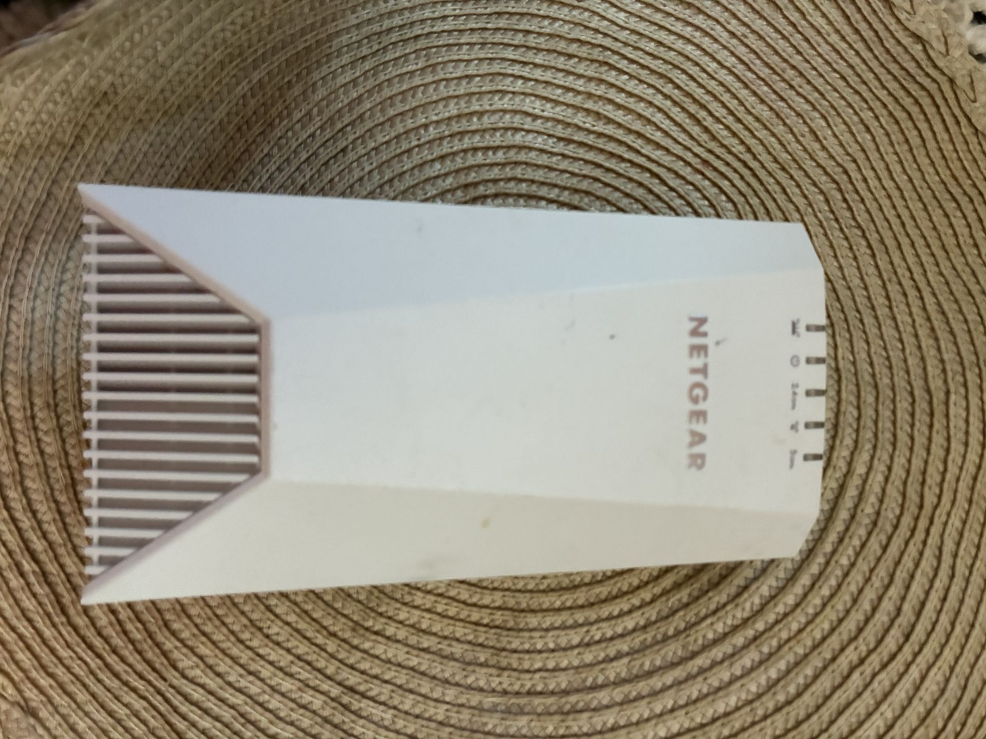 Netgear EX7500 Nighthawk X4S AC2200 Tri-Band Wi-Fi Mesh Range Extender White