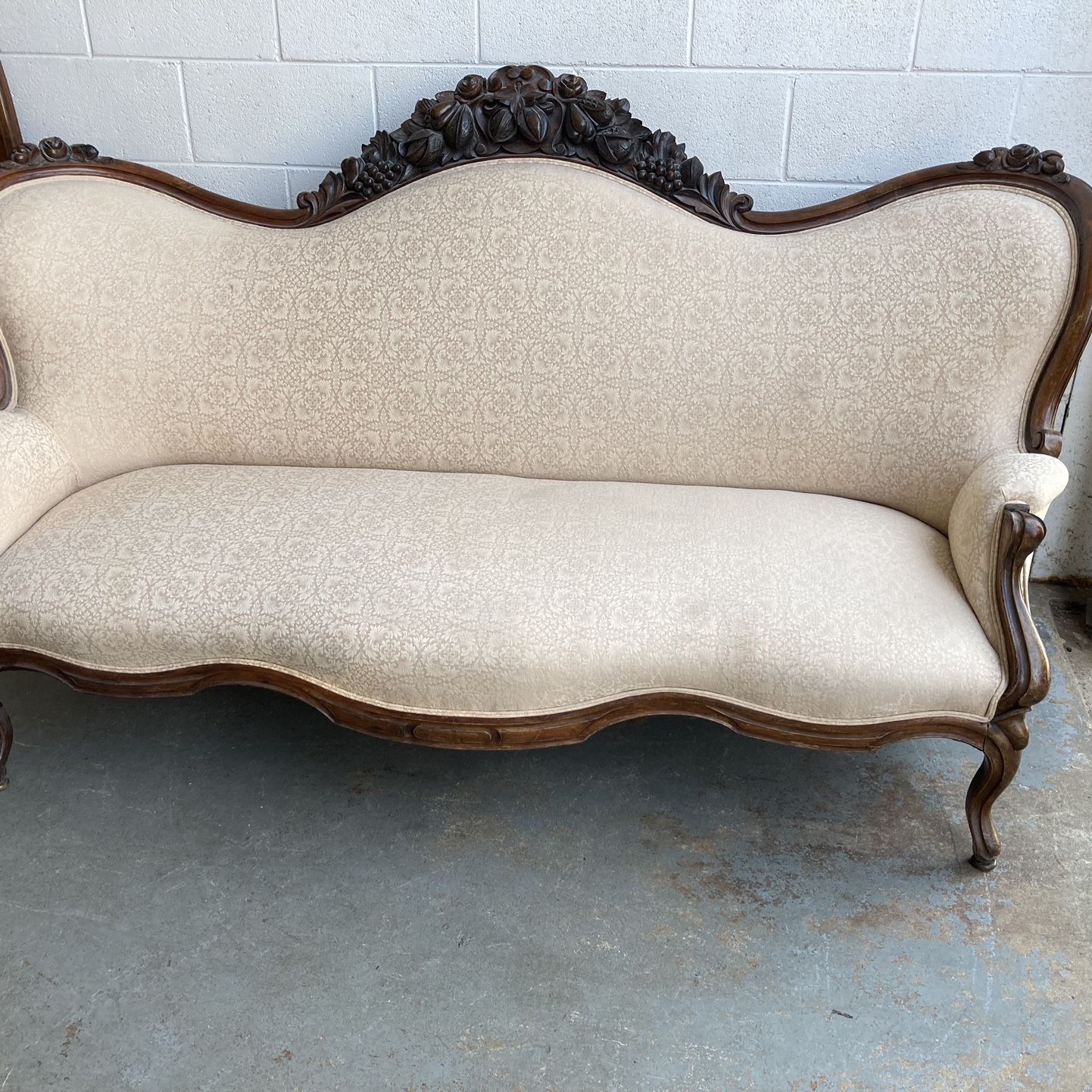 19th C French Walnut Intricately Carved Victorian Couch With High Back Nice Beige Silk Upholstery For In Glenview Il Offerup
