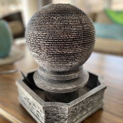 12" Sphere Fountain W Pump