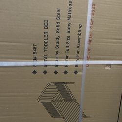 Toddler bed