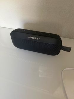 Like new Bose Soundlink Flex Gen 2 Bluetooth, portable speaker