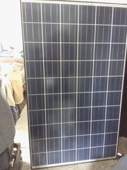 (2) 250 watt solar panels w controler