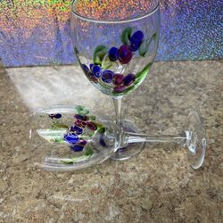 🔲. PAINTED WINE GLASS SET.