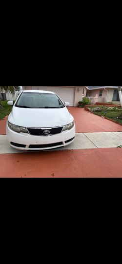 Kia forte 2.0l 29mpg for sale $3499