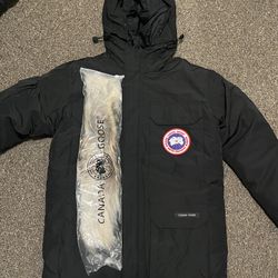 Canada Goose Parka Heritage Size Medium 