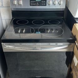 Frigidaire Electric Stove 