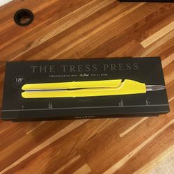 Drybar Straightener 