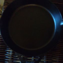 Large Freshly Season Lodge Cast Iron Skillet 