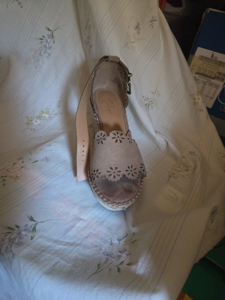 Platform Wedge Tan Shoe Size 6