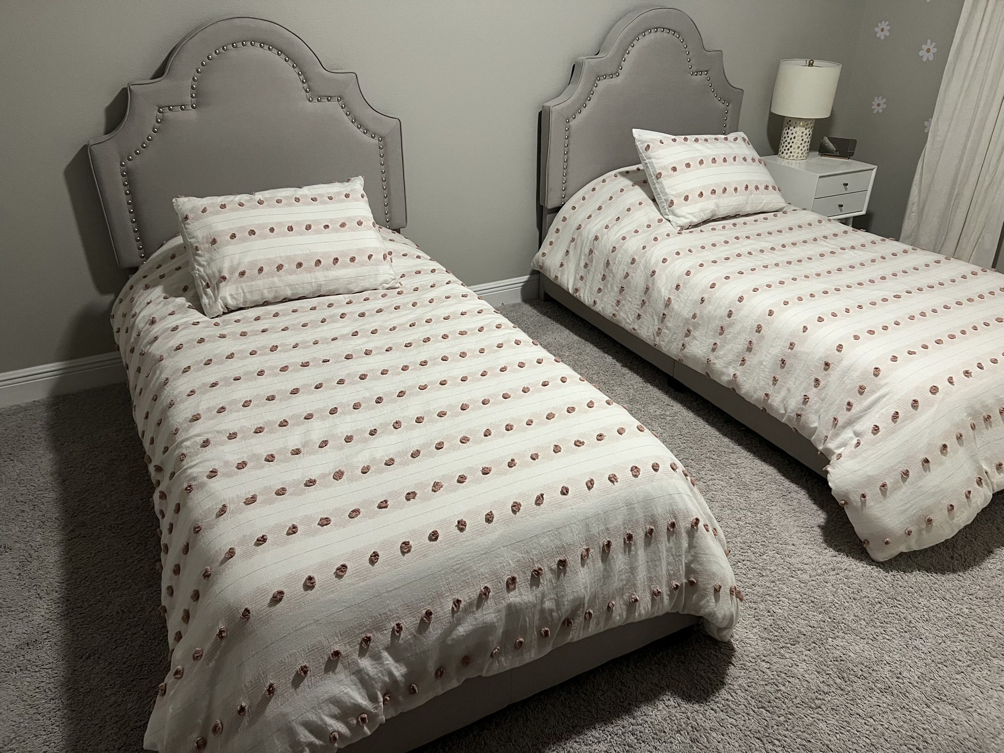 (2) Twin Beds With Mattresses And Bedding