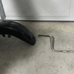 Fender And Factory Steering Wheel Off 2023 Harley Davidson Street Glide 