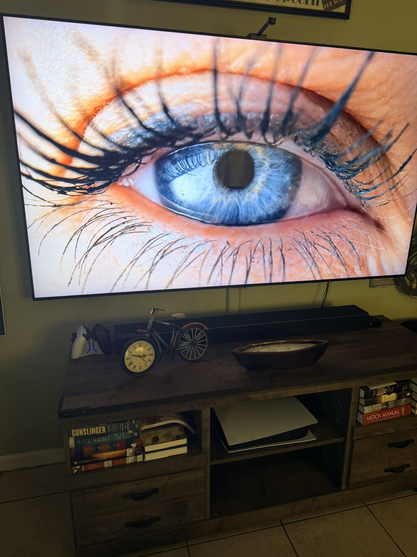 TCL 65 PULGADAS CLASS 6-SERIES 4K UHD DOLBY VISION HDR ROKU SMART TV - 65R615