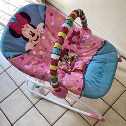 Minnie Mouse Baby Rocker Chair / Bouncer…