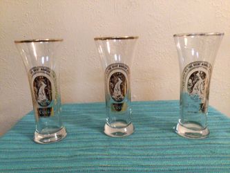 3 COORS BEER GLASSES TRIMMED IN GOLD