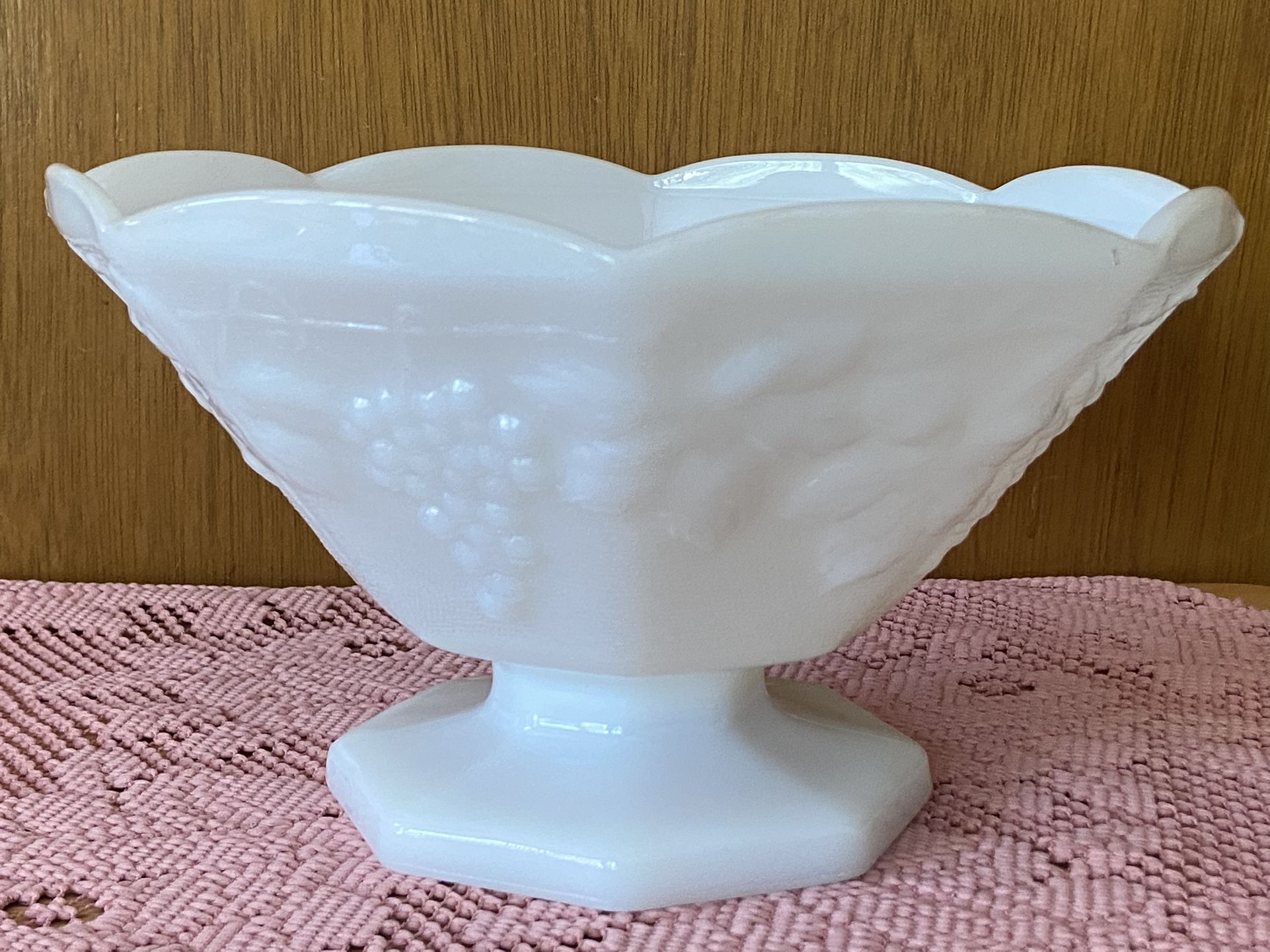 Vintage 1960’s Indiana White Milk Glass Harvest Grape Pedestal Fruit Bowl