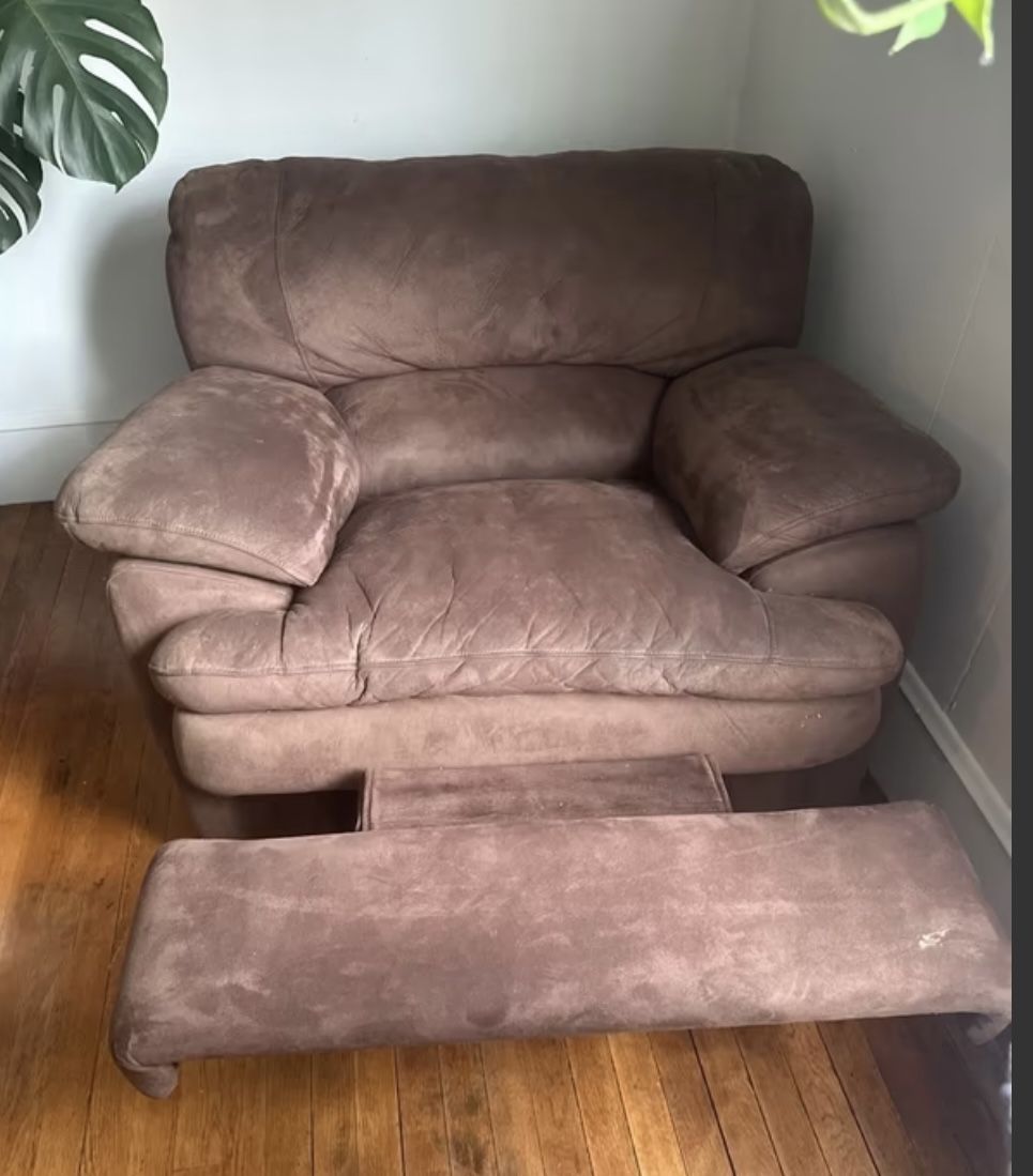 Single Rocker Recliner
