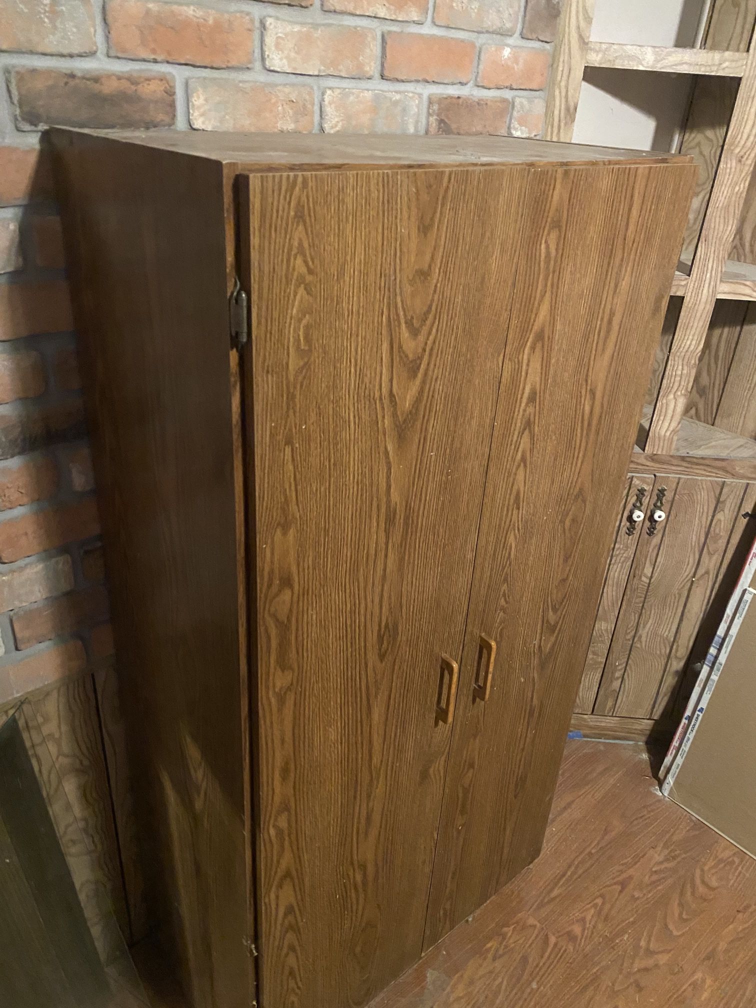 $20 - garage storage cabinet with free delivery 🚚